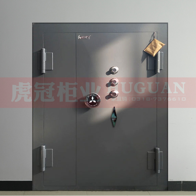 三七偏門三鎖聯(lián)動金庫門